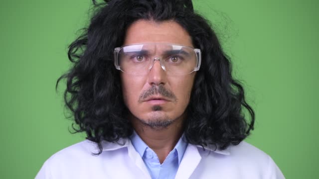 Verrückte-Wissenschaftler-Schutzbrille-tragen