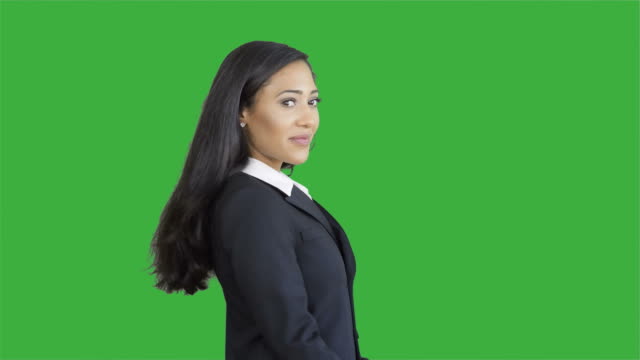 Estilo-de-vida-retrato-de-joven-afroamericano-negocios-mujer-aislada-en-la-verde-pantalla-Chroma-key-fondo