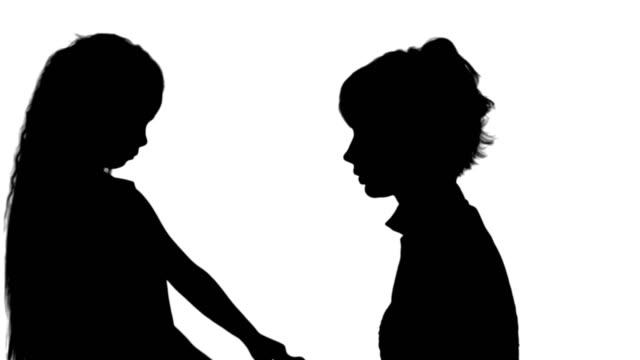 Silhouette-Mother-speaks-with-her-daughter-track-matte