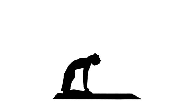 Silhouette-sportlicher-junger-Mann-Sport,-Yoga,-Pilates-und-Fitness-Training,-stehend-in-Asana-Ushtrasana,-Ustrasana-oder-Kamel-darstellen