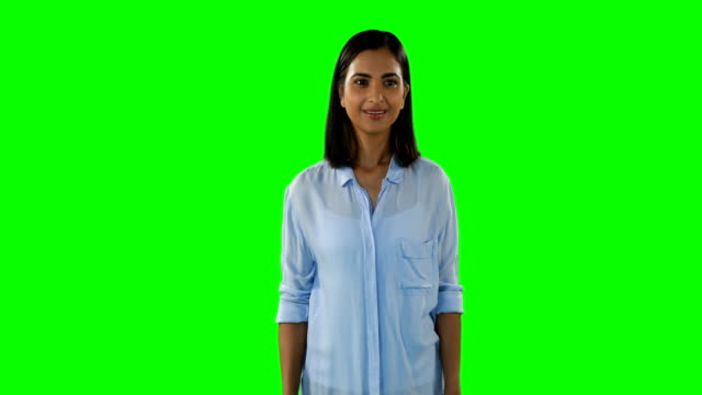 Lächelnde-Frau-berühren-digitalen-Bildschirm-4k