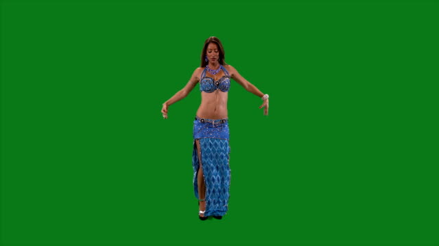 Bailarín.-Danza-del-vientre.-Bailarina-bailando.-Pantalla-verde.-Vestido-sexy-azul.-Étnico.-Movimiento-de-culo.