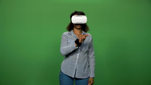 Black-female-using-VR-glasses