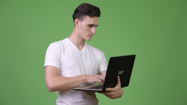 Schönen-jungen-Mann-mit-laptop