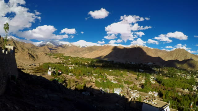 Tiempo-lapso-aérea-Leh-Ladakh,-India