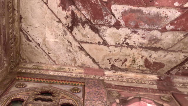 Architektonische-Details:-Innenwand-in-Agra-Fort,-Indien