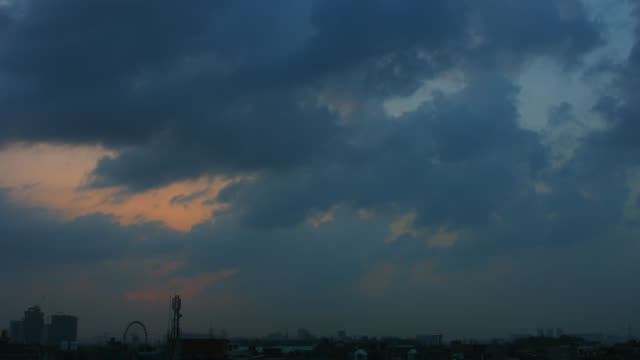 Lapso-de-tiempo-de-disparo-de-la-ciudad-en-puesta-de-sol,-Delhi,-India