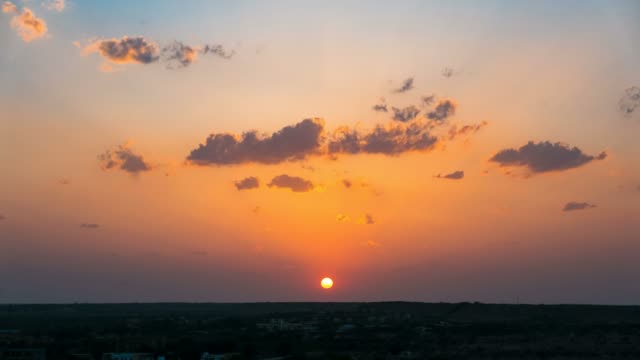Sun-setting-beyond-Thar-desert,-Jaisalmer,-Rajasthan,-India