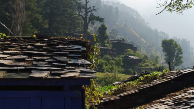 Techos-del-antiguo-pueblo-en-el-Himalaya