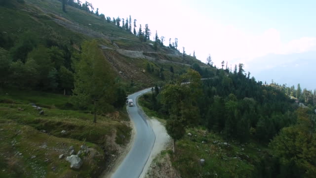 Carretera-en-las-montañas-del-Himalaya.-Spiti-Valley,-Himachal-Pradesh,-India