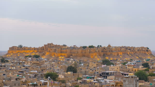Panorama-in-Jaisalmer-Stadtlandschaft-in-der-Abenddämmerung