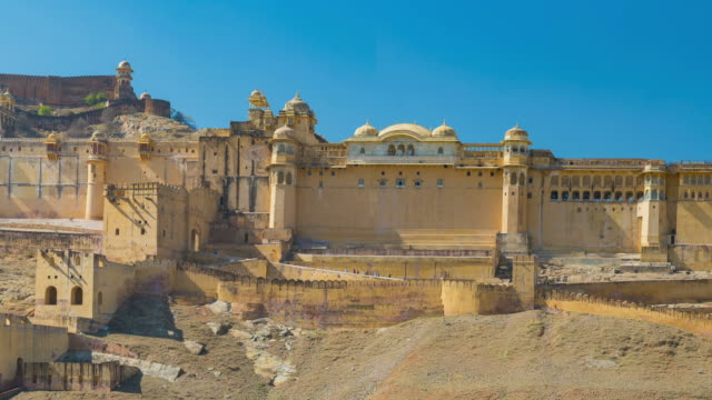 Panorama-on-Amber-Fort,-famous-travel-destination-in-Jaipur,-Rajasthan,-India.