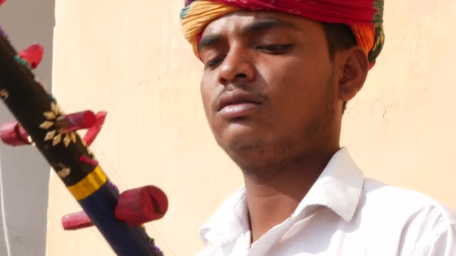 Músico-en-Jaipur,-India