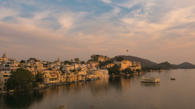 Zeitraffer-Udaipur,-Rajasthan,-Indien,-Stadtbild-bei-Sonnenuntergang