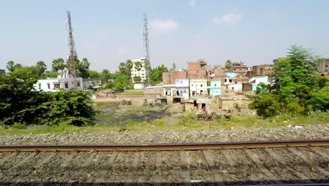 Indische-Eisenbahn,-Bahnstrecke-und-Landschaft,-Indien,-Real-Time