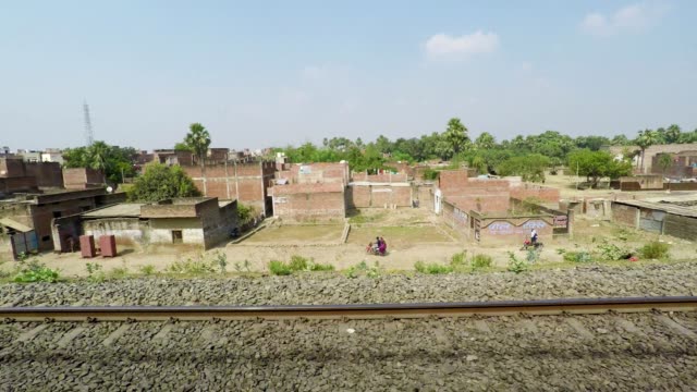 Indische-Eisenbahn,-Bahnstrecke-und-Landschaft,-Indien,-Real-Time