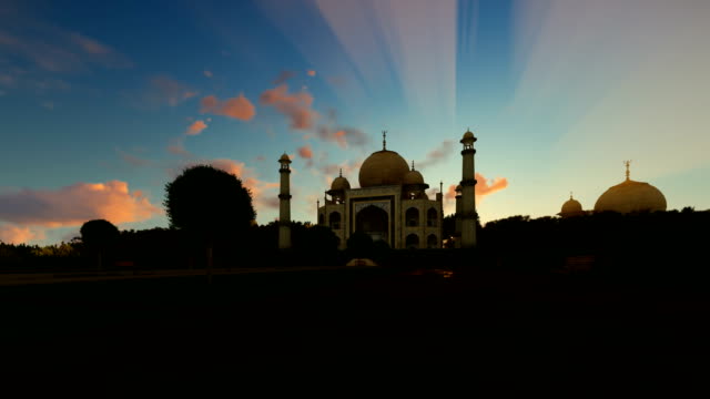 Amanecer-de-Taj-Mahal,-bonito-timelapse,-4K