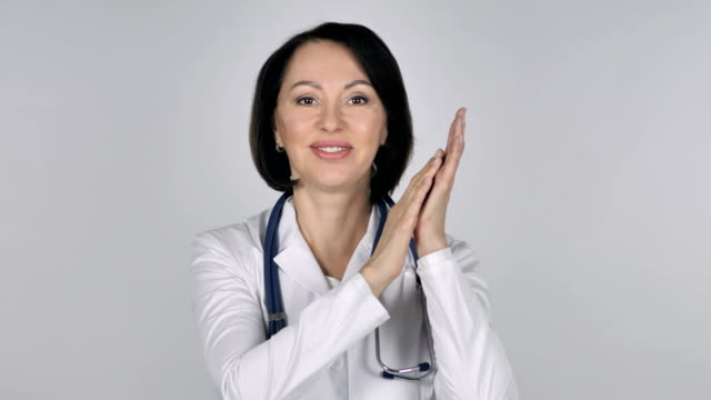 Portrait-of-Applauding-Lady-Doctor,-Clapping