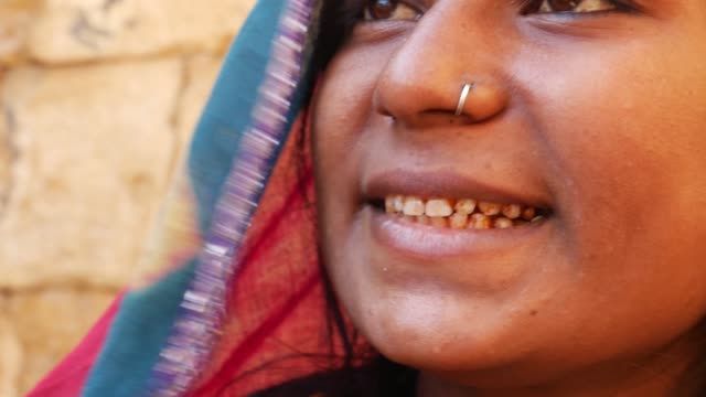 Indische-Zigeunerin,-Jaisalmer,-Indien