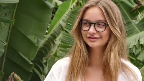 Blond-girl-in-glasses