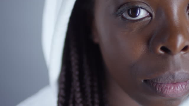 Close-up-of-Pensive-Black-Woman