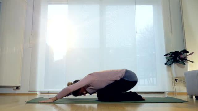 Wohnzimmer-Yoga-Übung-2