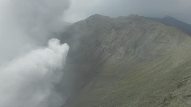 Cráter-del-volcán-de-bromo-en-este-Jawa,-Indonesia.