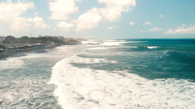 4K-Drohne-Filmmaterial-von-Canggu-Ufer-in-Bali-Indonesien-Beach