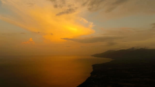 Sunset-on-the-sea-coast.-Bali,-Indonesia