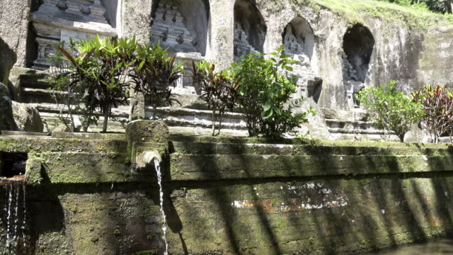 Gunung-Kawi-es-un-templo-del-siglo-11-y-complejo-funerario-en-Tampaksiring-del-norte-al-este-de-Ubud-en-Bali,-Indonesia