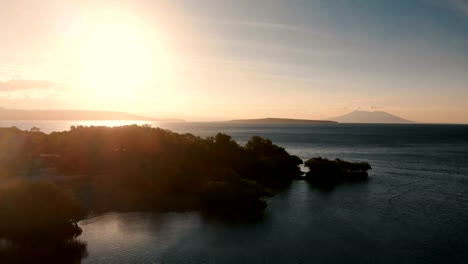 4K-Drohne-Footage-der-Sonnenuntergang-im-Westen-Bali-Nationalpark-Menjangan