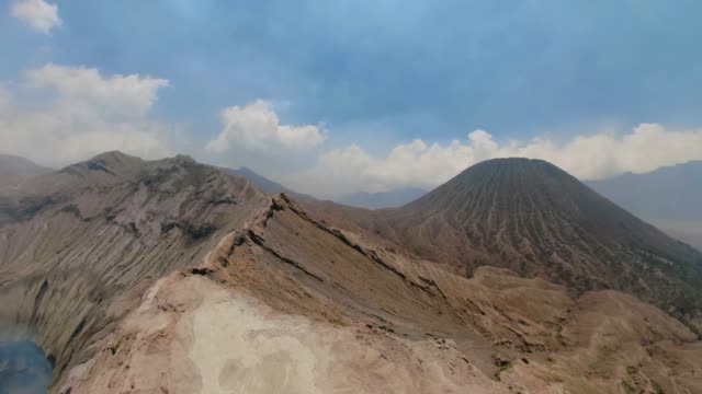 Volcán-con-cráter-Bromo,-Jawa,-Indonesia