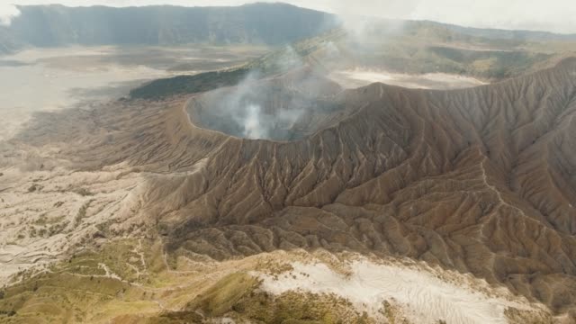 Volcán-con-un-cráter.-Gunung-Bromo,-Jawa,-Indonesia