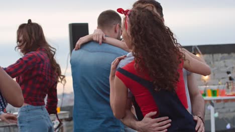 Couples-Slow-Dancing-at-Day-Rooftop-Party