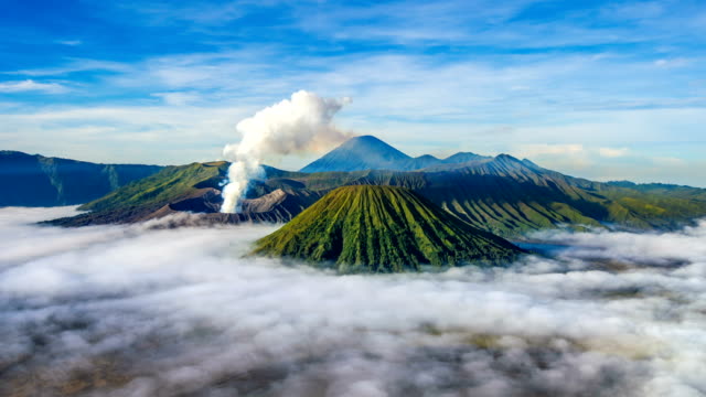 Tiempo-lapso-de-Monte-Bromo-el-volcán-(Gunung-Bromo).