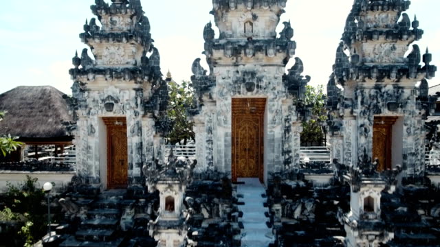 Hindu-temple-on-the-island-of-Nusa-Penida