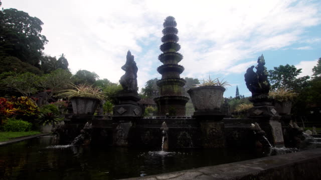 Tirta-Gangga-auf-Bali.-Hindu-Tempel