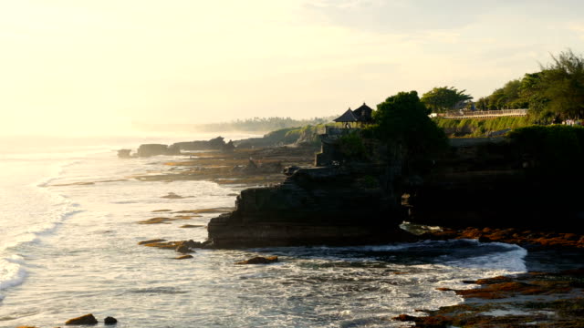 Tanah-Lot-Tempel-von-Bali-Insel-in-Indonesien.