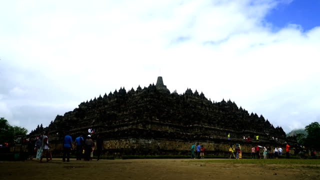 Lapso-de-tiempo-de-los-turistas-en-el-templo-de-Borobudur