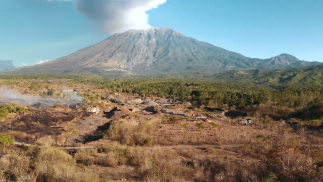 Vista-del-Monte-Agung