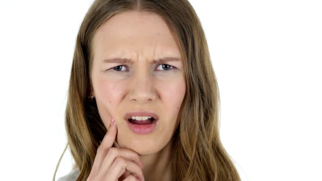 Zahnschmerzen,-Frau-Face-up-Bungalow