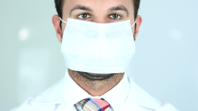 Close-Up-of-Reseach-Wissenschaftler,-Arzt-mit-Maske