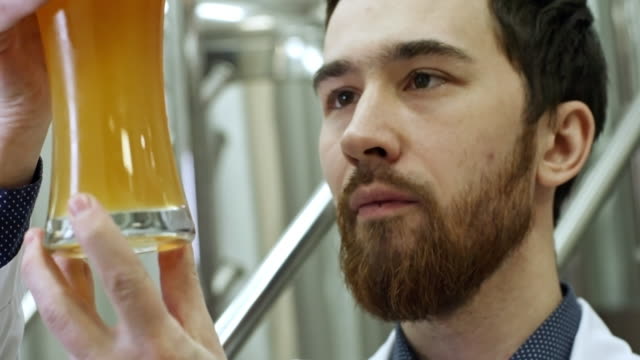 Brewmaster-Trying-Unfiltered-Beer