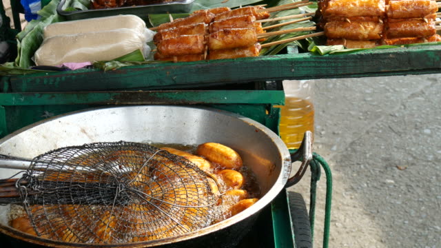 Street-food-in-Manila