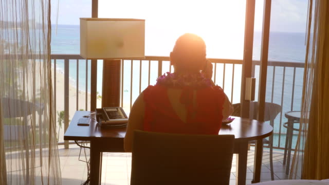 Freelancer-working-in-paradise-office-in-4k-slow-motion