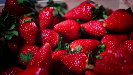 4K-Kuchenbäcker-Auswahl-gute-Erdbeeren
