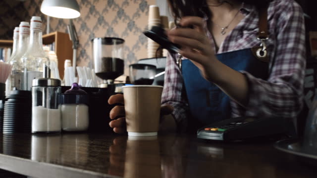 NFC-Zahlung-für-Kaffee