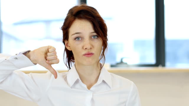 Thumbs-Down,-Woman-in-Office