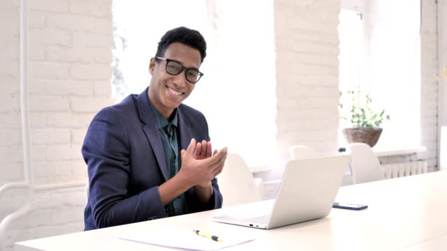 African-Man-Clapping-for-His-Team-at-Work,-Applauding