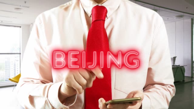 Beljing-besten-Reiseangebote-mit-Hologramm-Geschäftsmann-Konzept